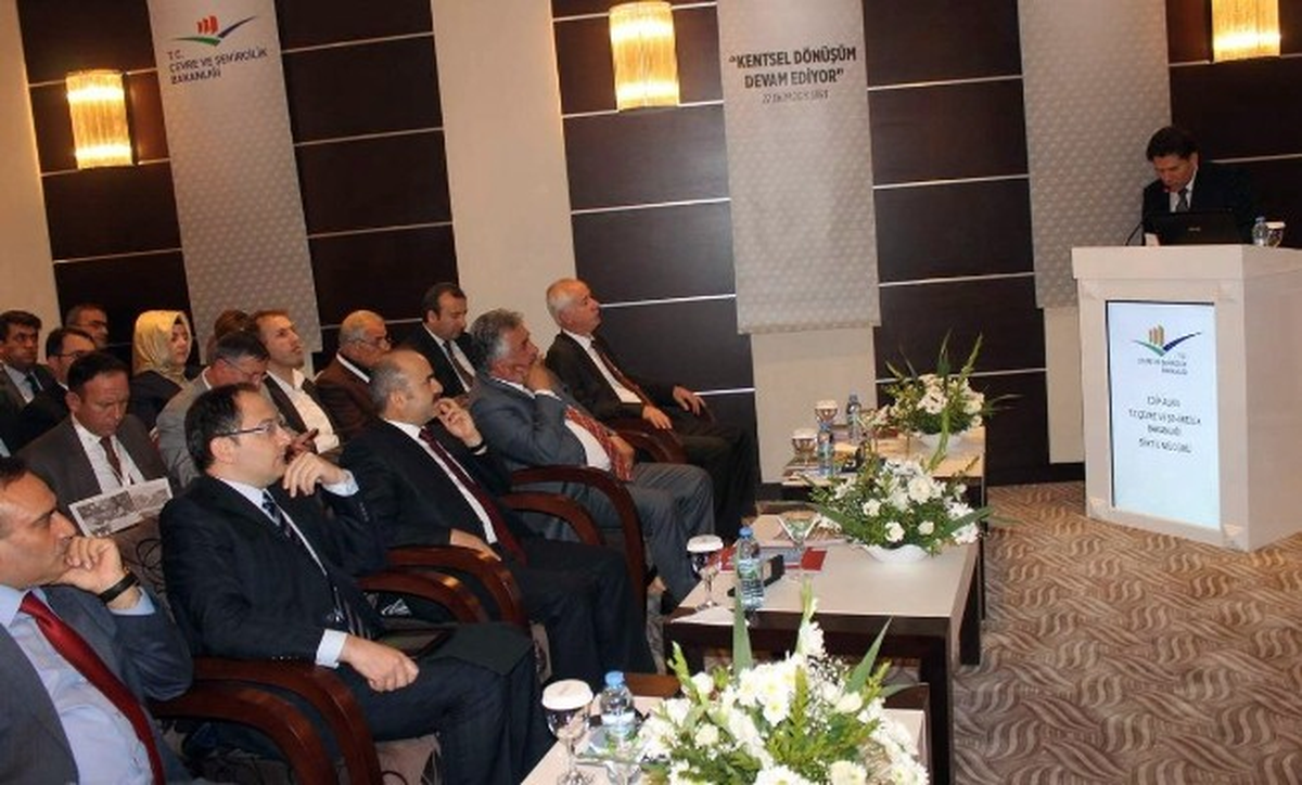 Siirt Valisi Aydın Bina Yıktı