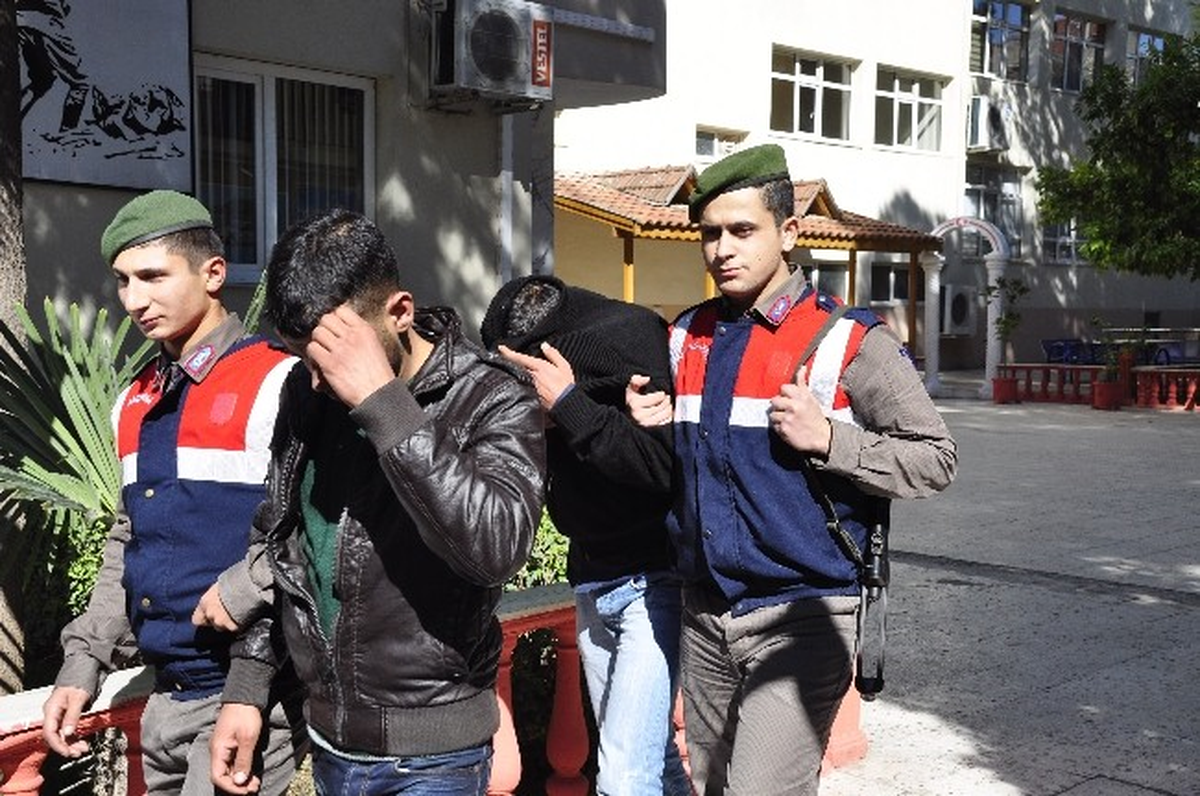 Trafik Kontrolünde 1 Kg Esrar Ele Geçirildi