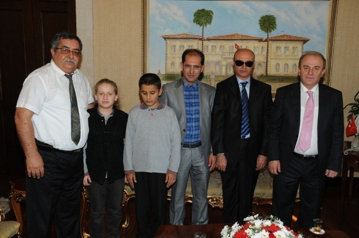 Vali Öztürk\'e Ziyaretler