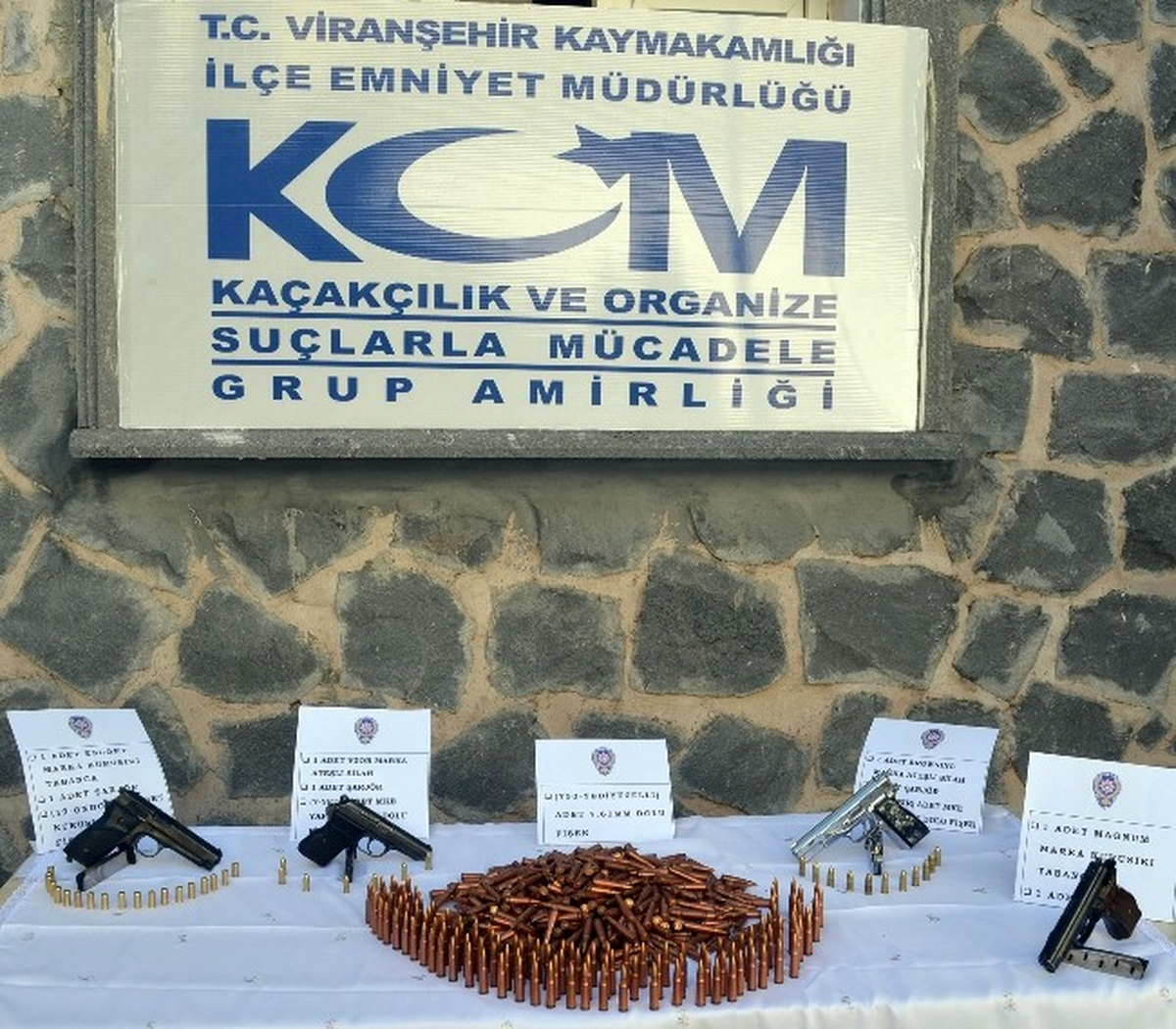 Viranşehir\'de Kaçak Silah ve Mermi Ele Geçirildi