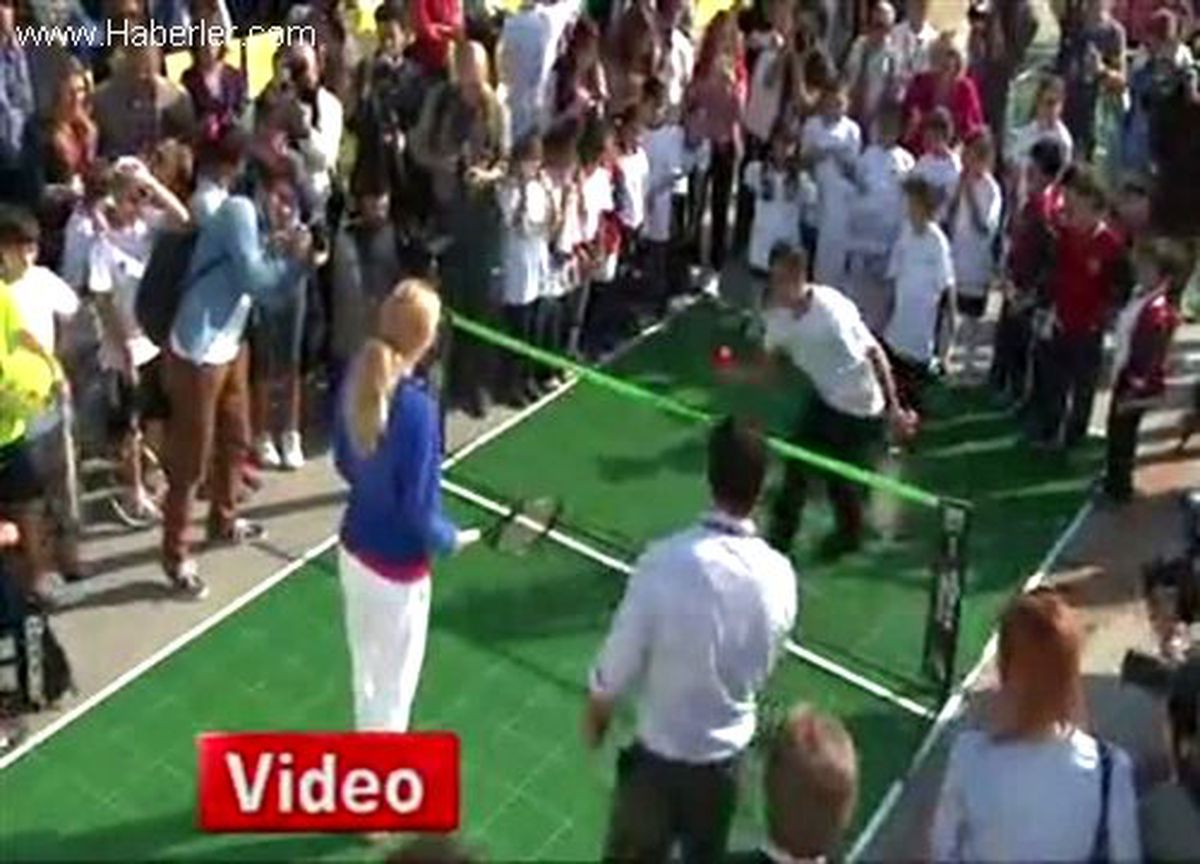 Wozniacki, Çocuklarla Buluştu