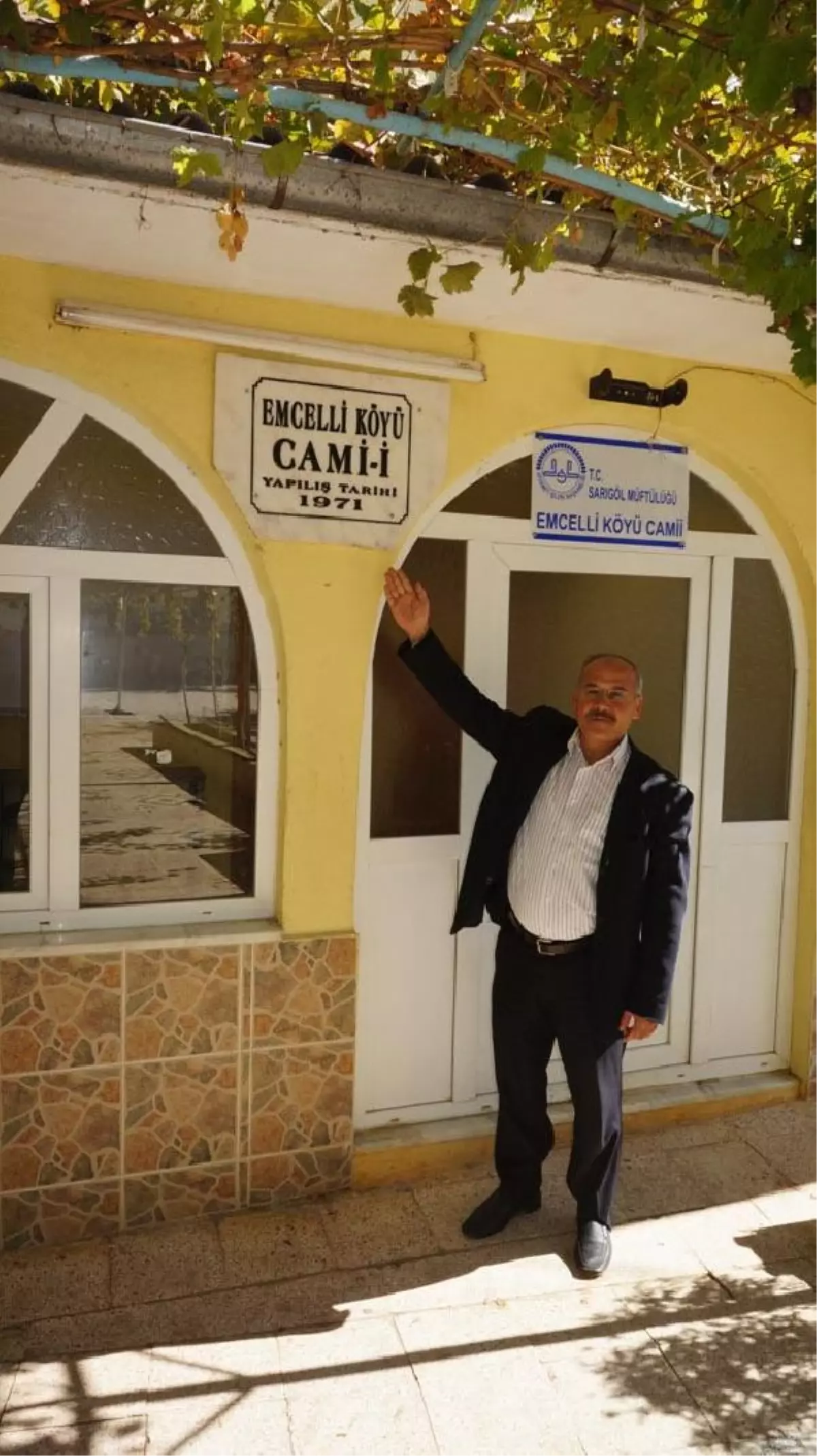 Sarıgöl\'de 42 Yıllık Cami, Mihrabı Yanlış Diye Yıkılacak