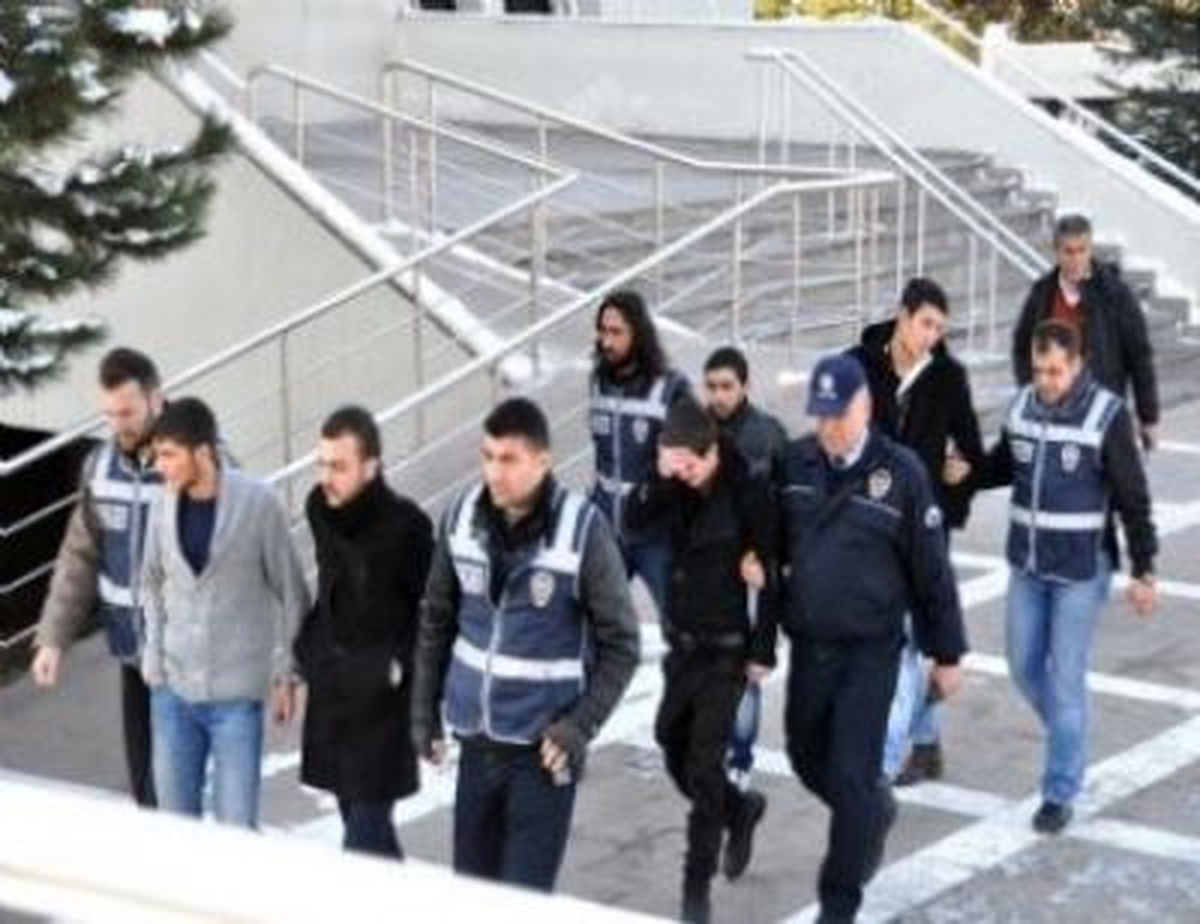5 Yıldır Aranan 17 Suçtan Sabıkalı Hırsızlık Zanlısı Yakalandı