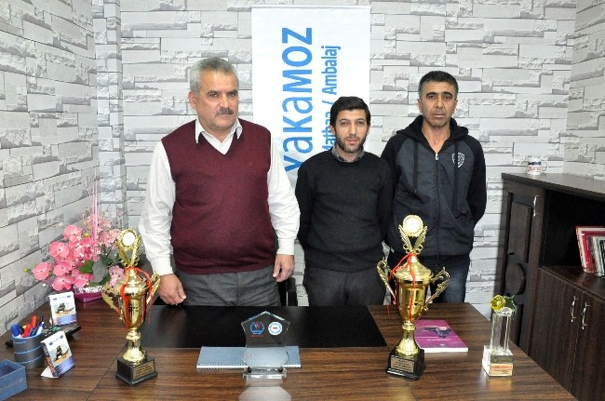 Adafı Kartalspor\'da Kupa Sevinci