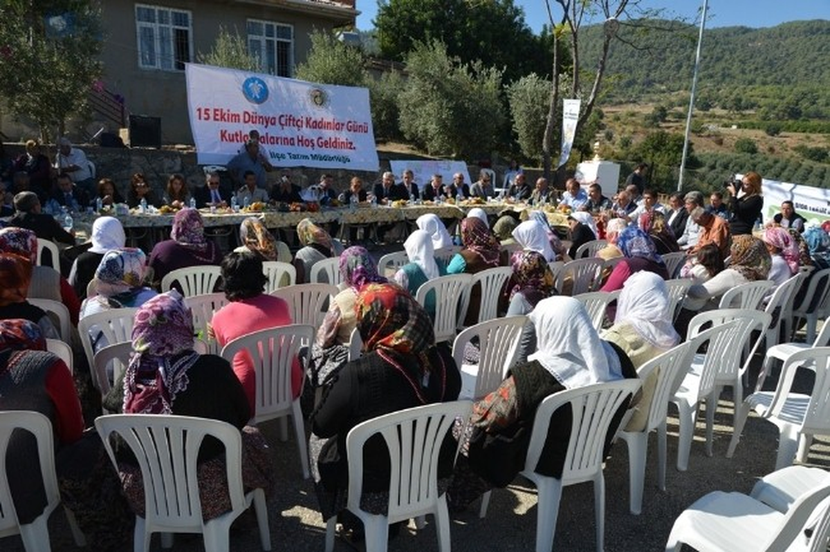 Mezitli Belediye Başkanı Kadın Çiftçiler Gününe Katıldı