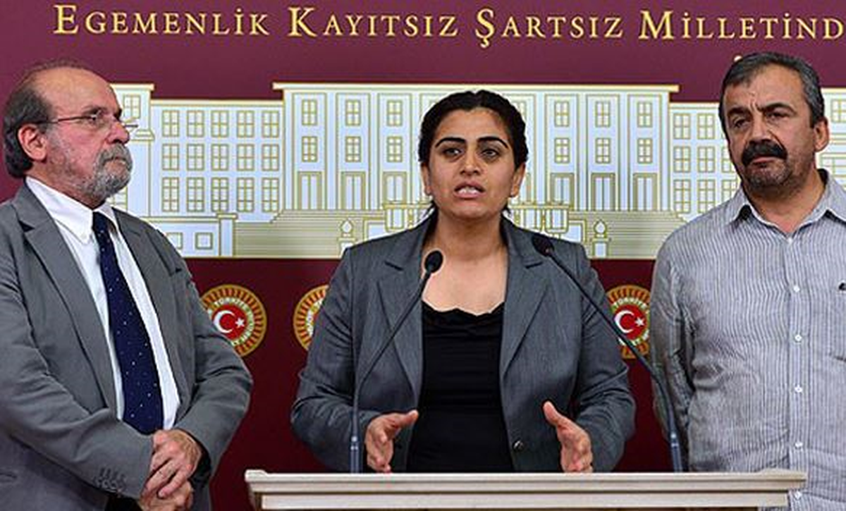 BDP\'li Üç Milletvekili Partilerinden İstifa Etti