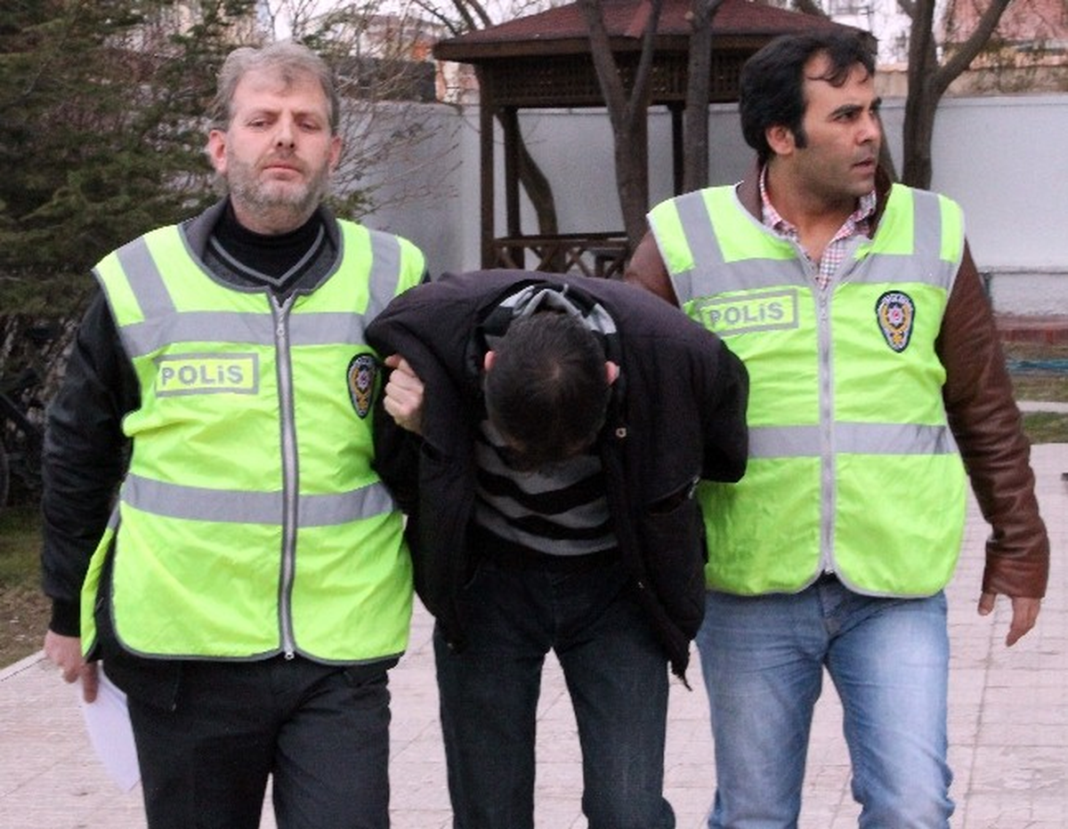 Bir Haftada İki Kez Hırsızlıktan Yakalandı, Serbest Kaldı