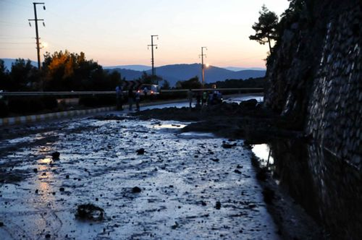 Bodrum\'da İçme Suyu Hattında Patlama