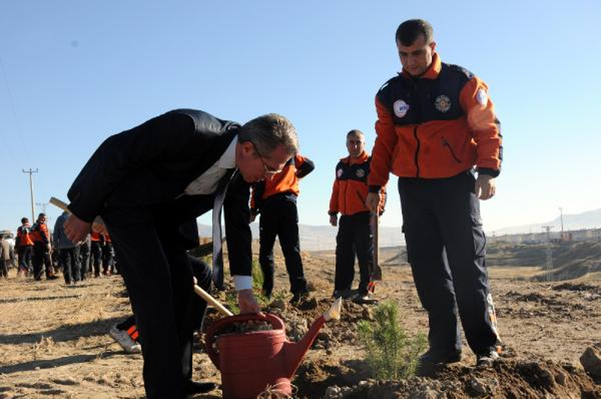 Depremin Yıl Dönümünde Acılar Tazelendi (2)