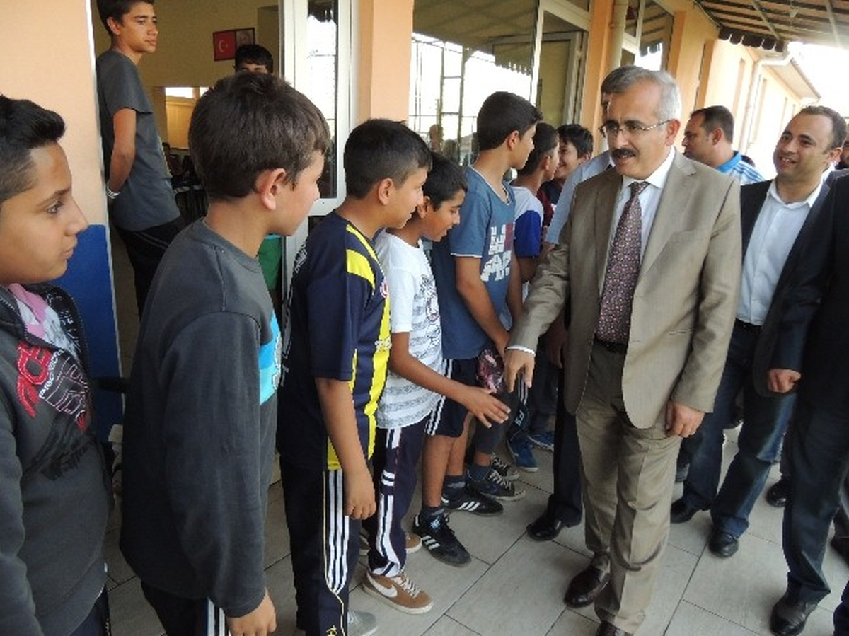 Edirne\'de "Mahalleden Sahaya" Projesi Devam Ediyor