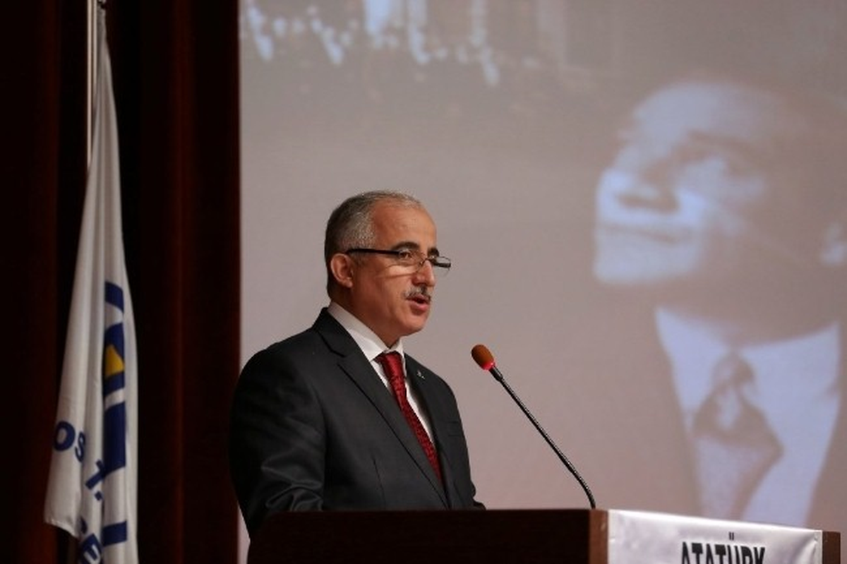 Eskişehir\'de "Kuruluşundan 90\'ıncı Yılına Türkiye Cumhuriyeti" Sempozyumu