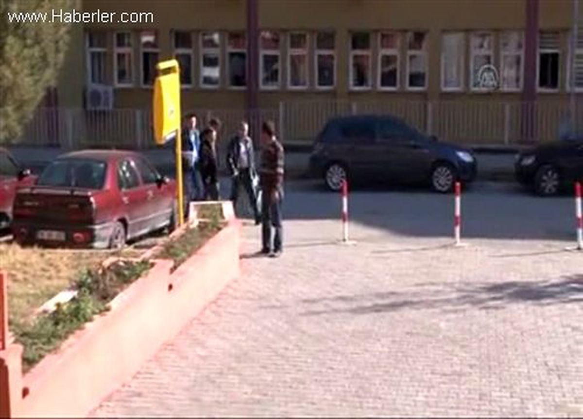 "Goril" maskesi ile iş yerinden hırsızlık