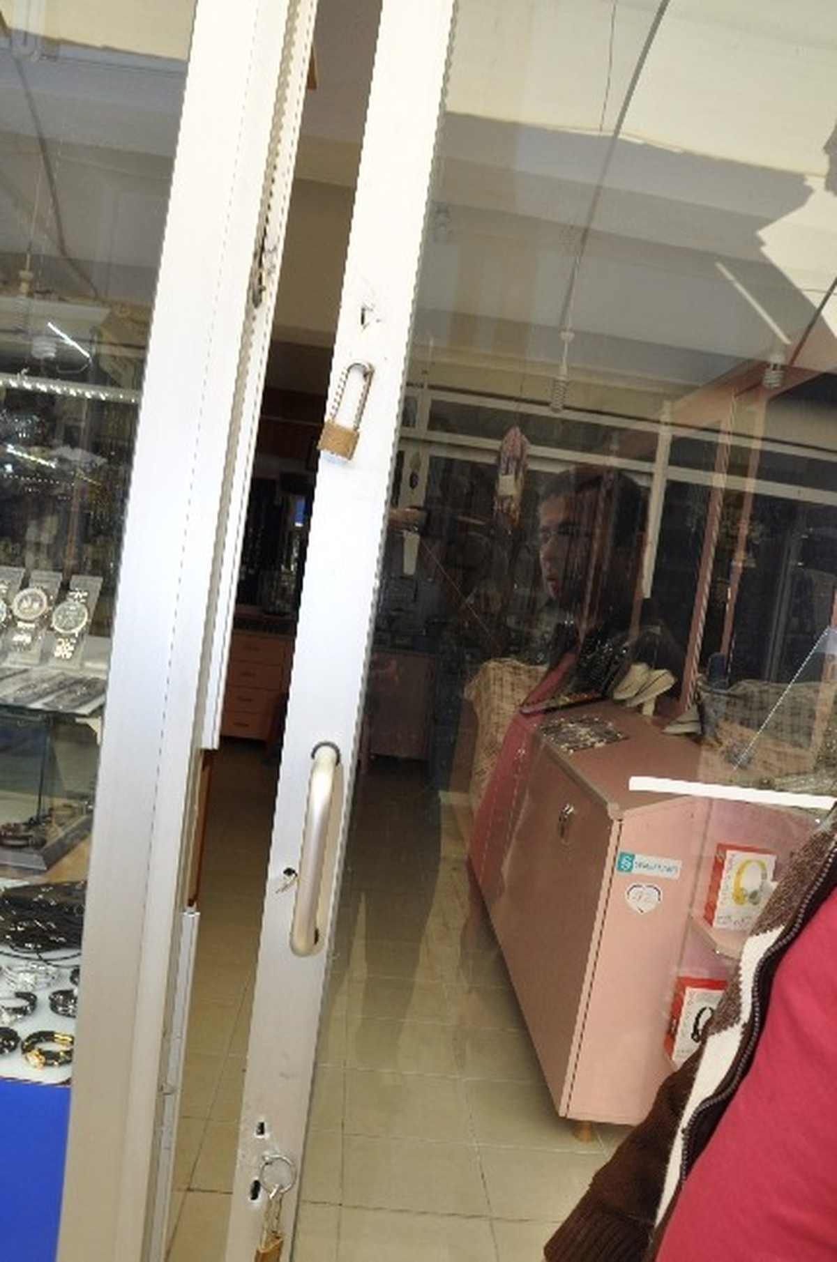 Manavgat\'taki Gümüşçü Soygunu Kameralara Yansıdı