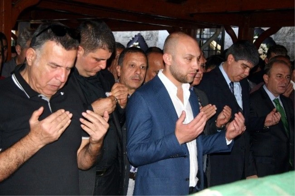 Antalya\'nın Ünlü Lokantacısı Kanserden Öldü (2)