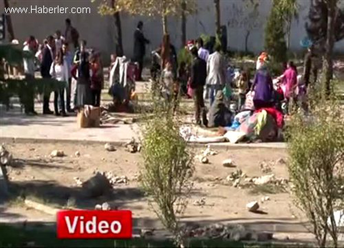 İzmir\'de Bir Mahalle Muhtarı, Suriyeliler İçin Ev Arıyor