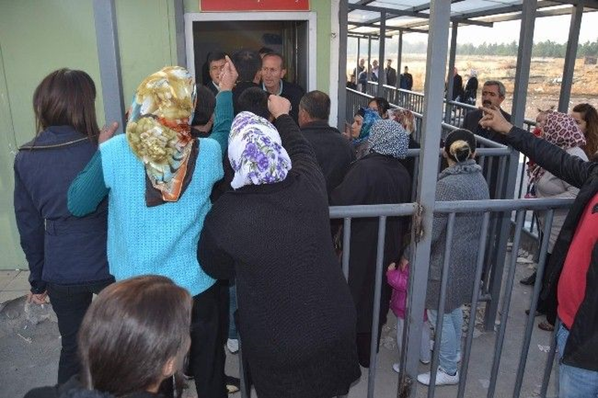 Kayseri Kapalı Cezaevi Önünde Gerginlik (2)