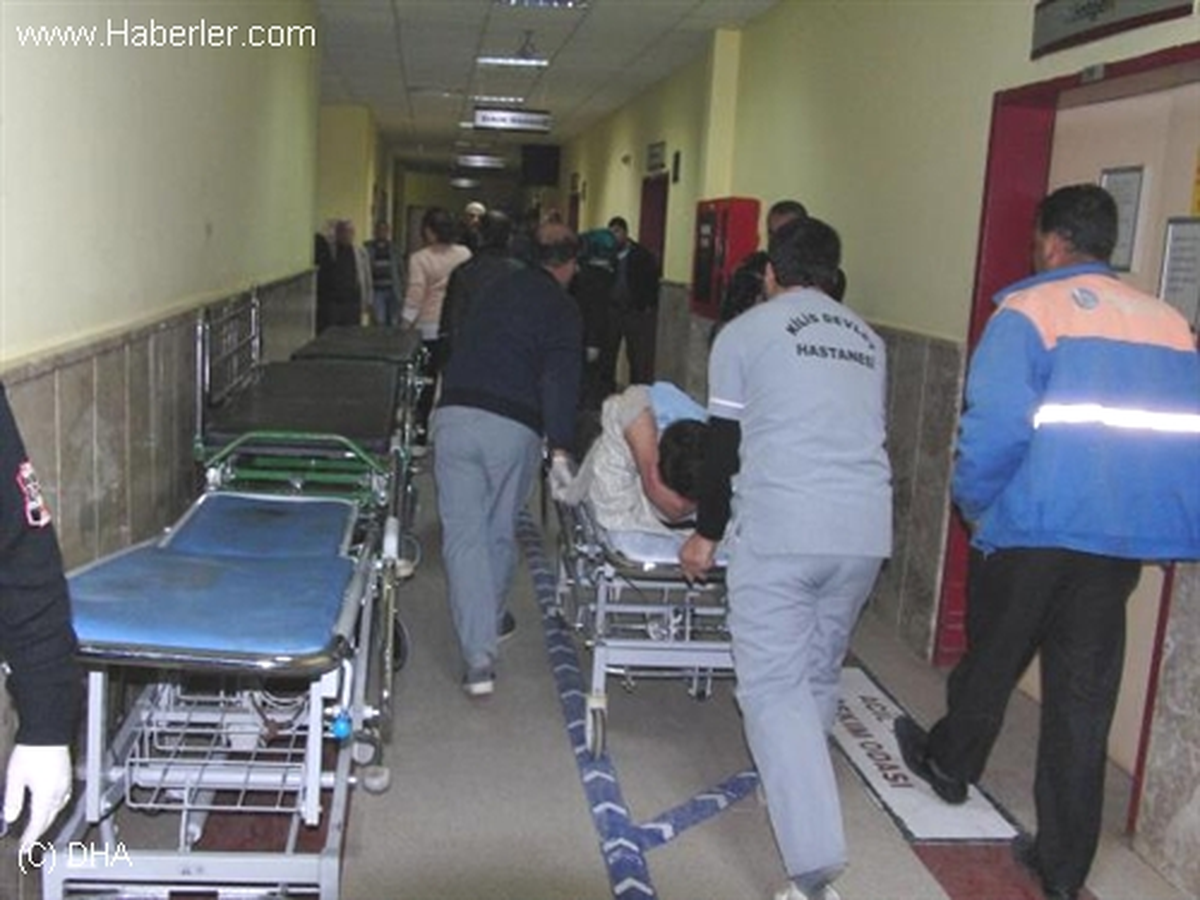 Kilis\'e Getirilen 4 Yaralıdan 1\'i Öldü