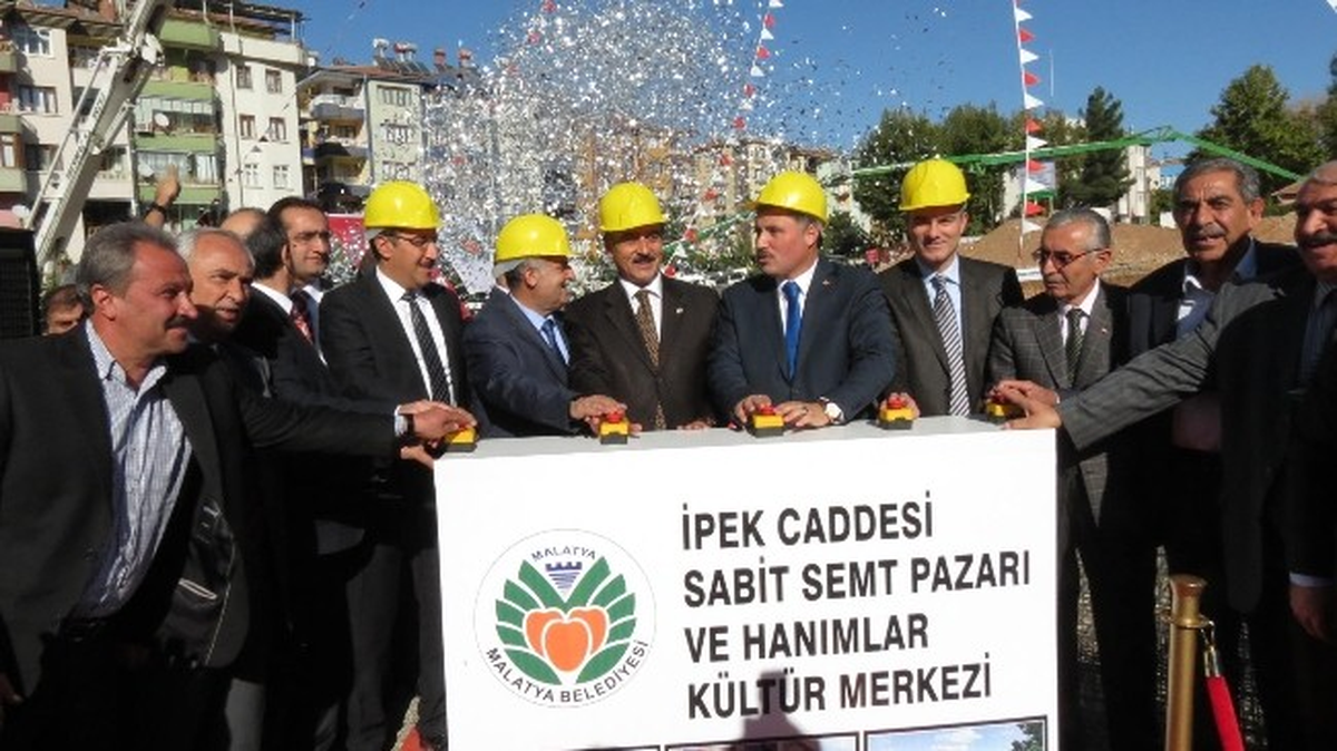 Malatya\'nın İlk Kapalı Sabit Semt Pazarı ve Hanımlar Kültür Merkezi Temeli Atıldı