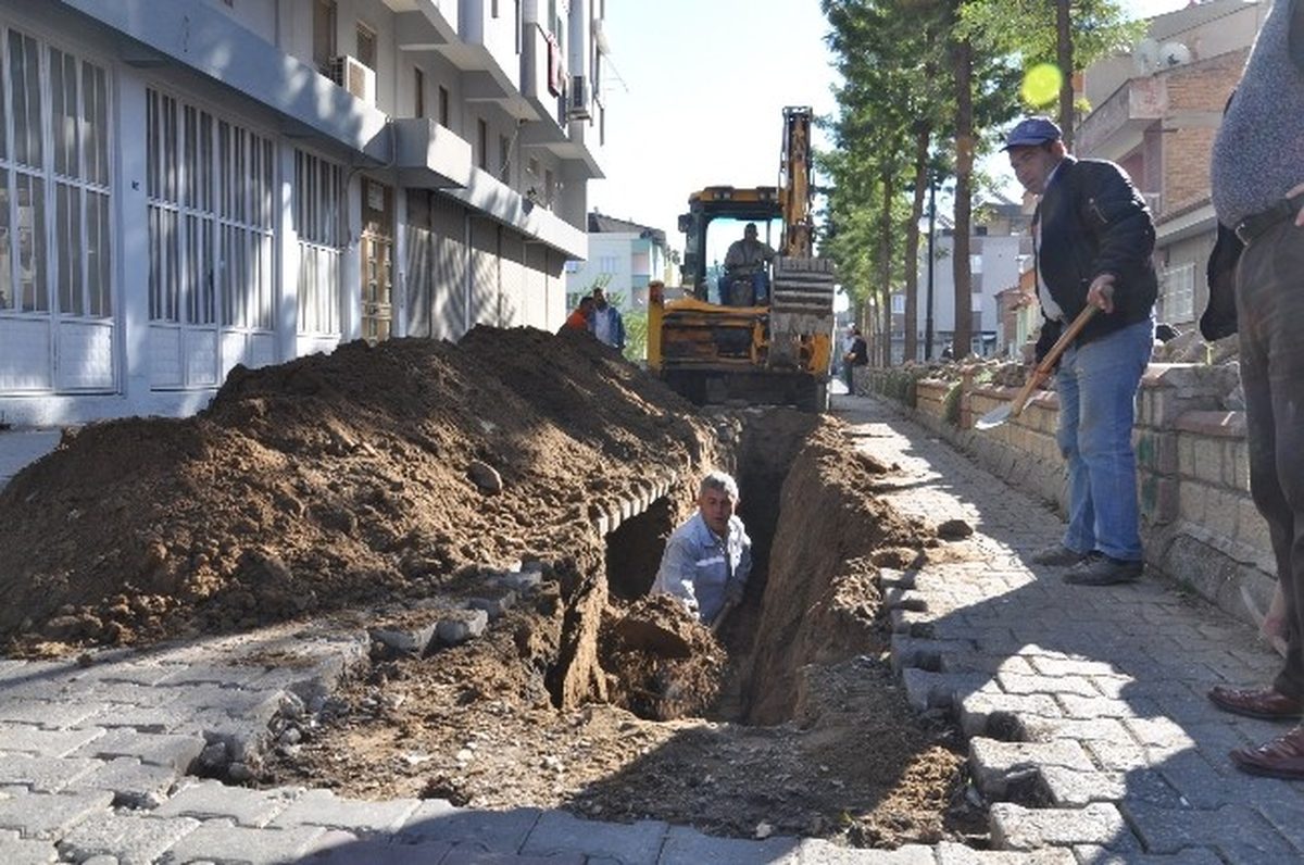 Nazilli\'de Yağmurlama Çalışmaları Devam Ediyor