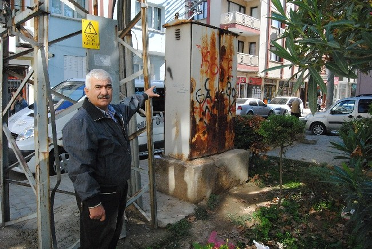 Ödemiş\'te Akıncılar Mahallesi\'nin Trafo Krizi