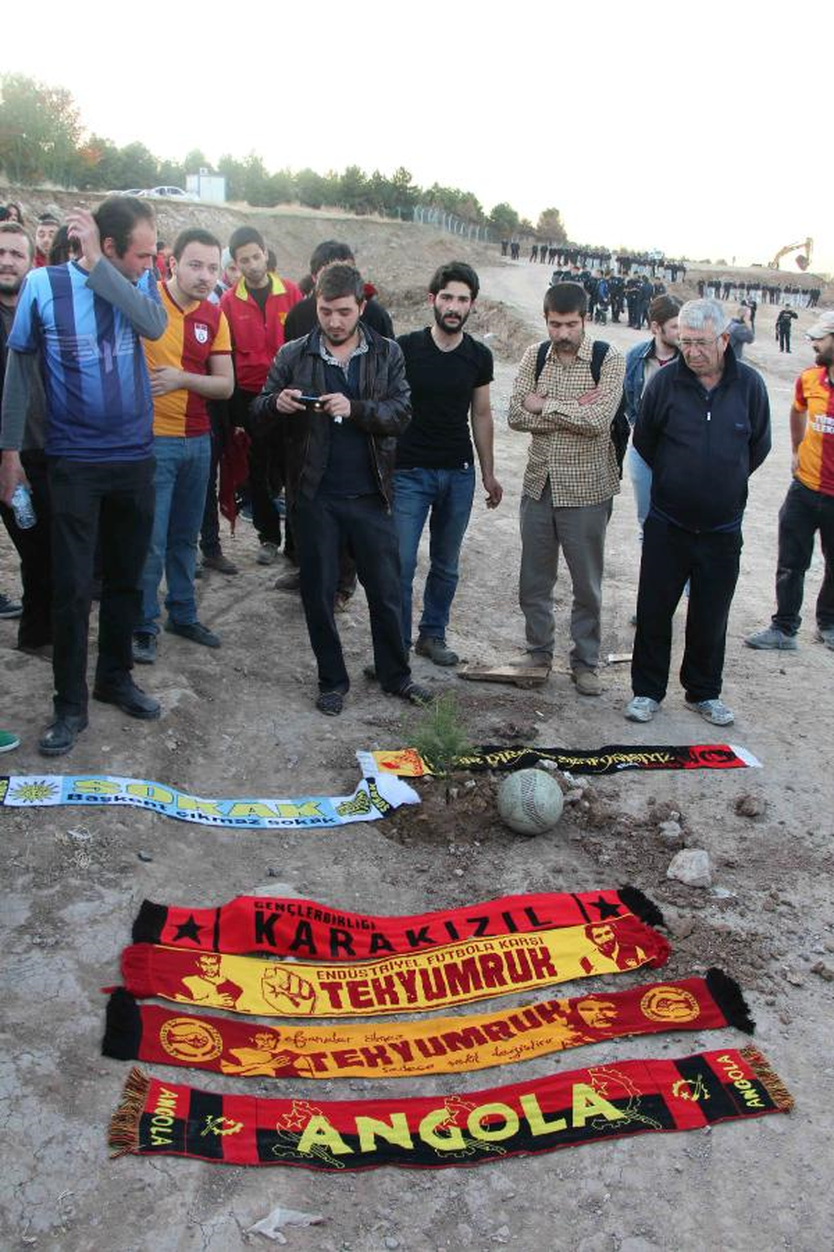 ODTÜ\'de Taraftar Gruplarından Futbol Maçı