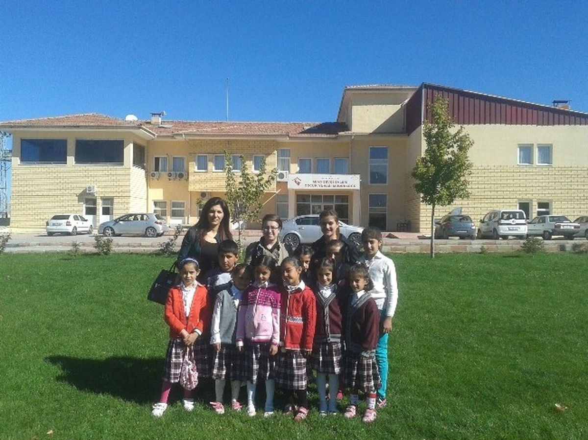 Öğrencilerden Kimsesiz Çocuklara Ziyaret