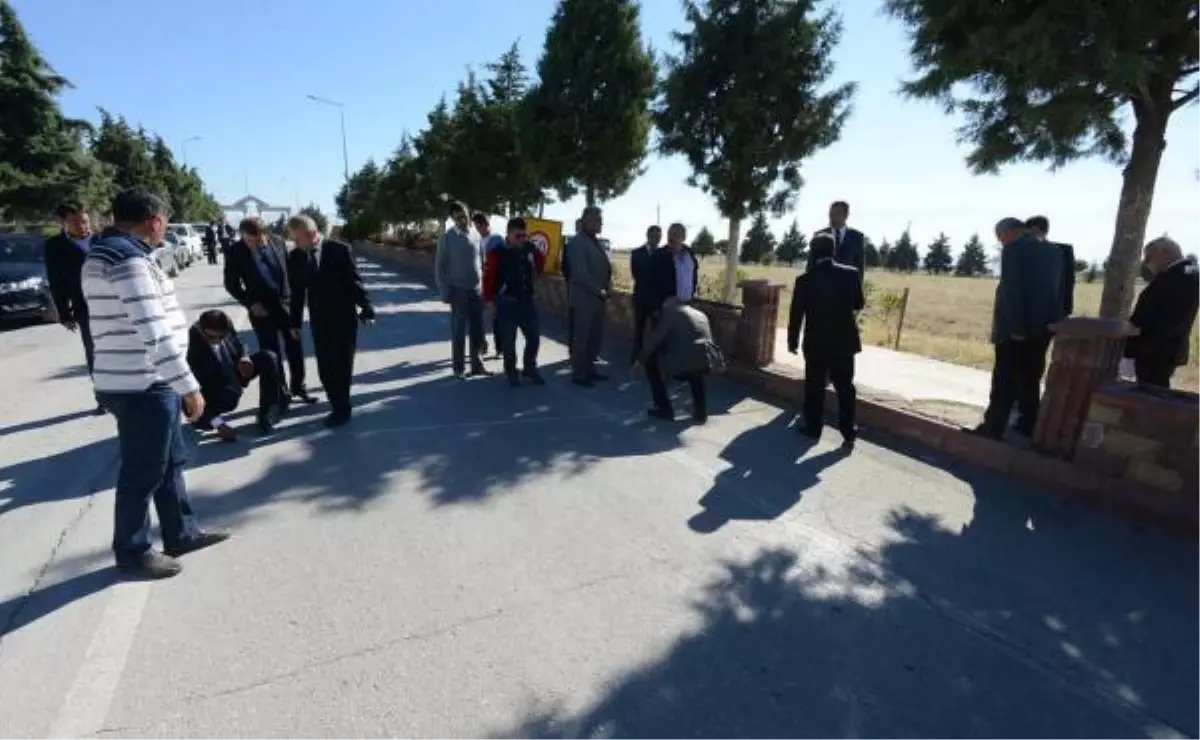 Pamukkale Yolu Karahayıt\'a Uzandı