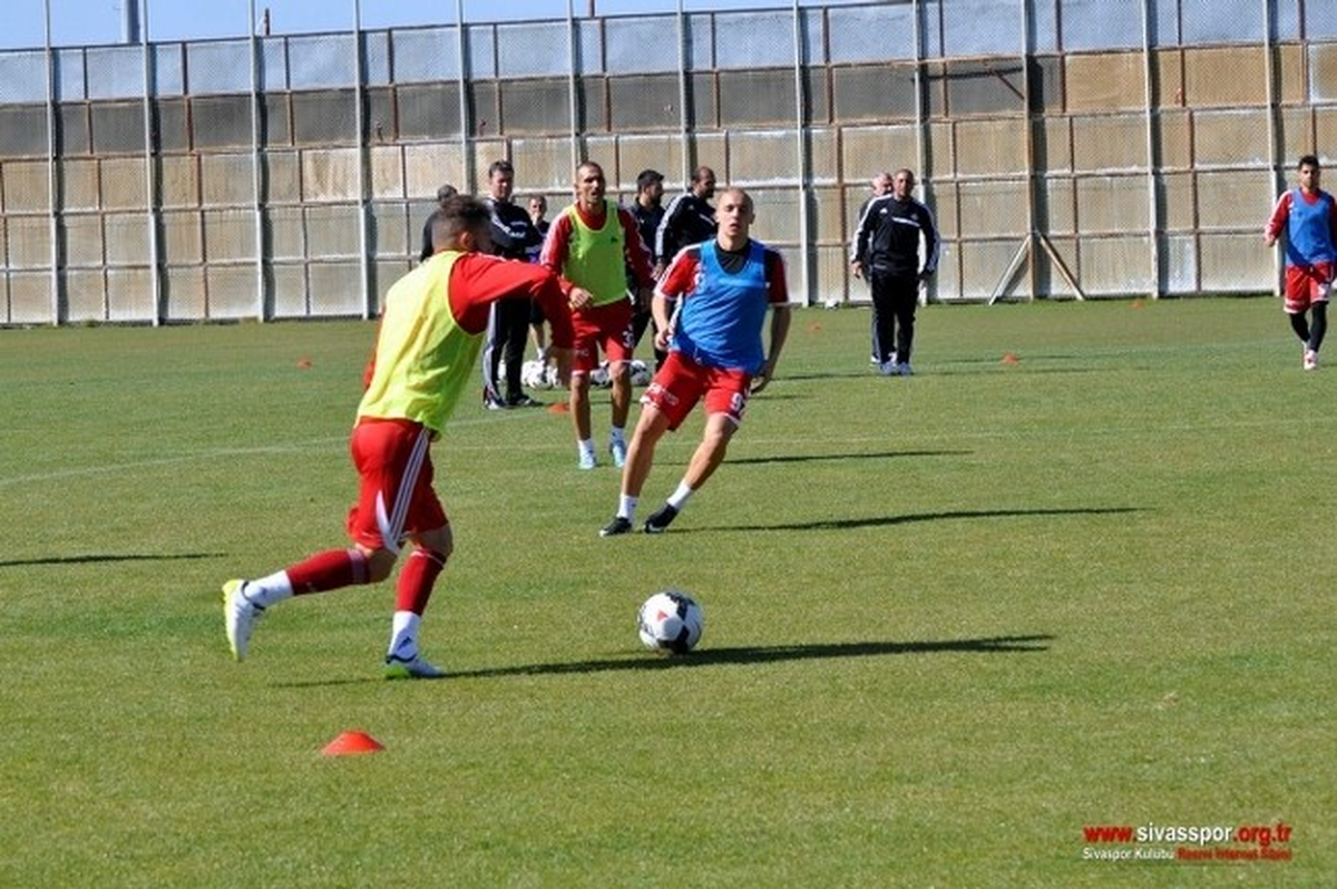 Sivasspor\'da Kayseri Erciyesspor Mesaisi Sürüyor