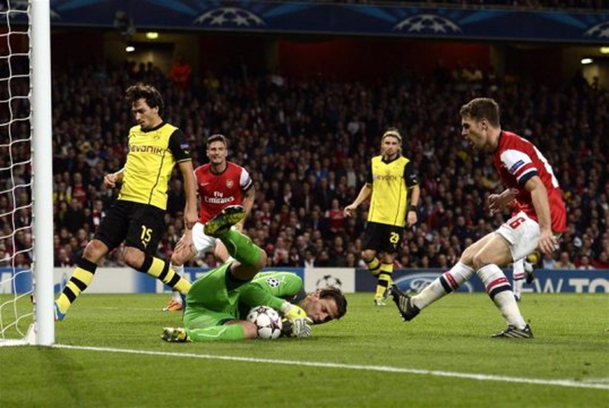 Arsenal: 1 Borussia Dortmund: 2 
