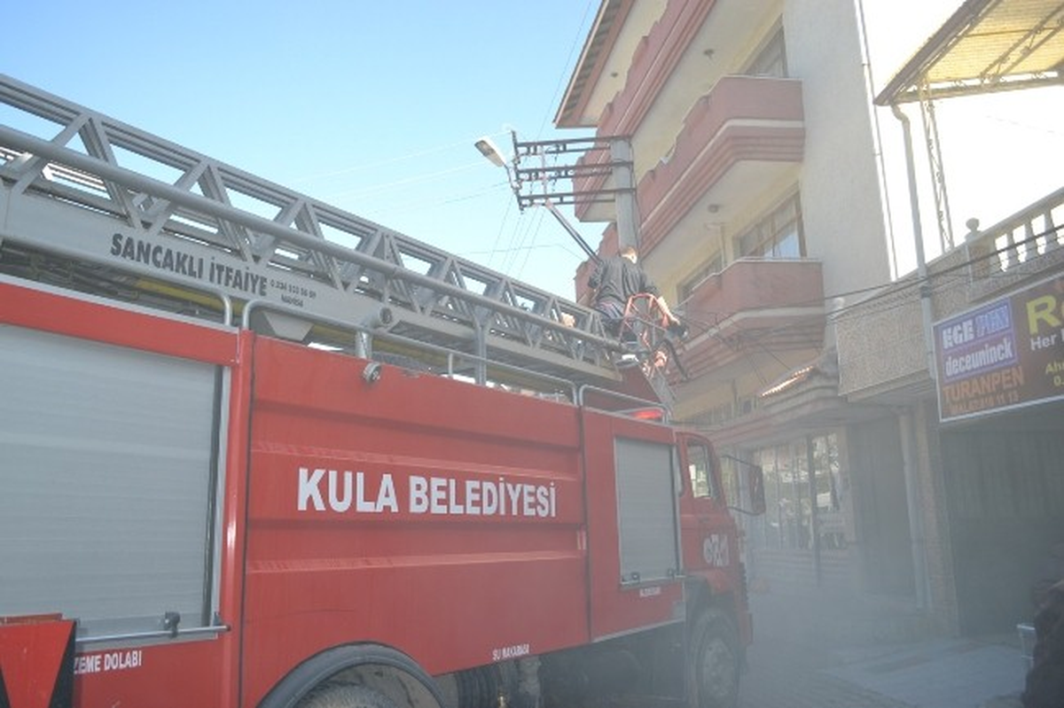 Yatak Odasında Çıkan Yangın Paniğe Sebep Oldu