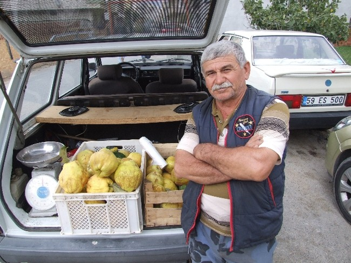 1 Kiloluk Ayvalar Görenleri Şaşırtıyor