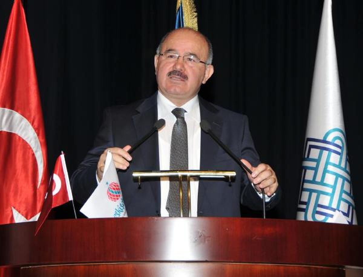 AK Parti\'li Çelik: Sosyal, Sanal Medyayı Yok Sayamazsınız