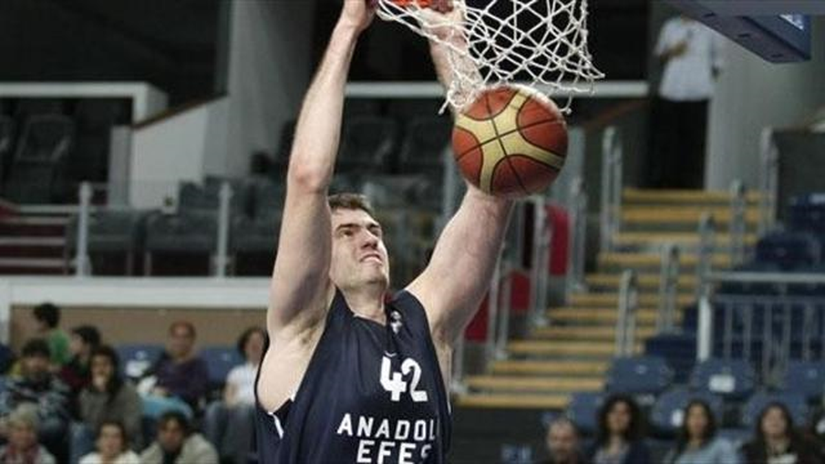 Anadolu Efes, Fransa\'da Galibiyet Arıyor