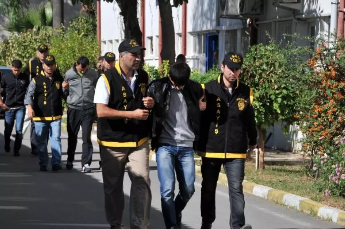 Arkadaşlarını Uğurlamaya Giderken Cinayet İşlediler