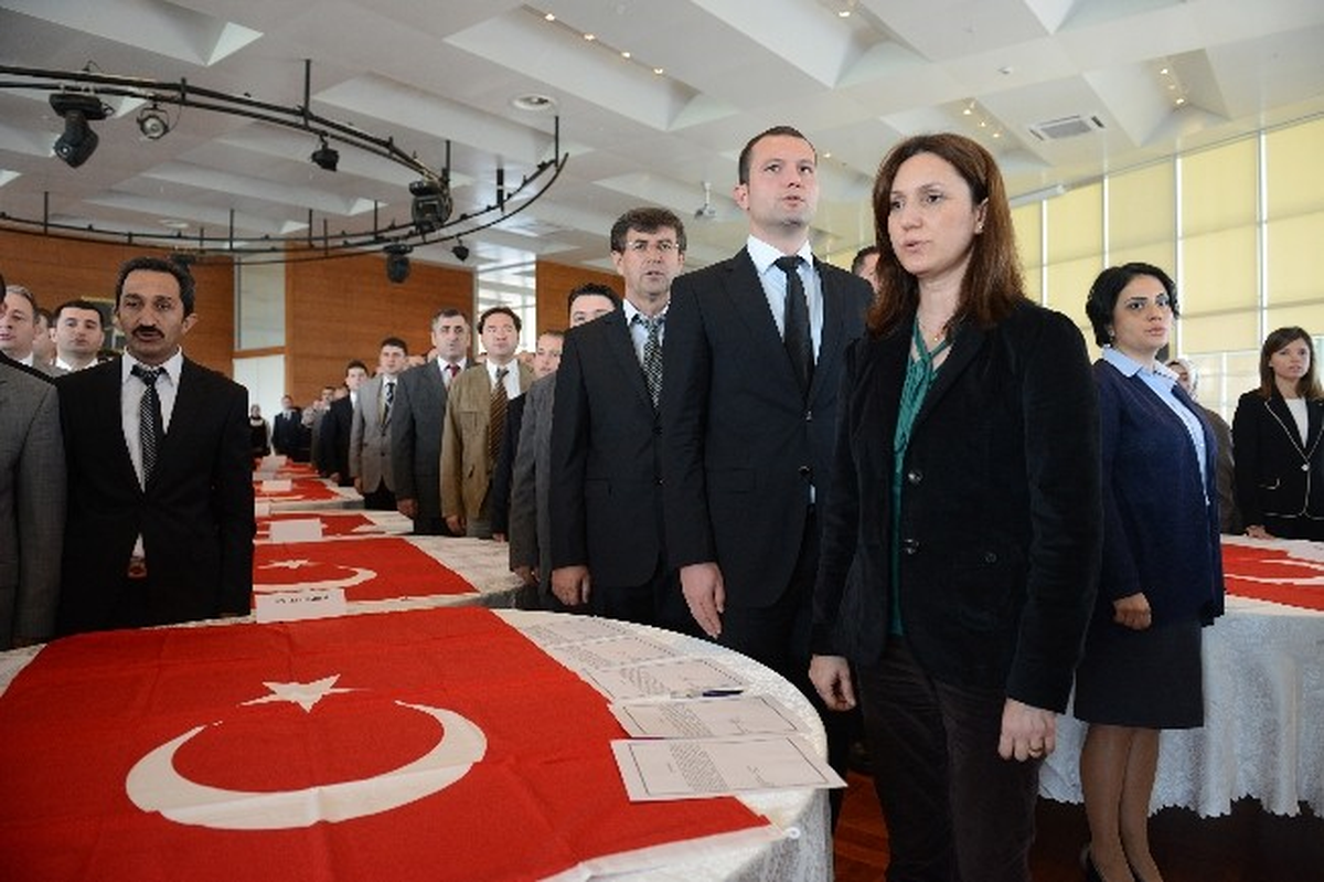 Bursa\'da 357 Yeni Memur Yemin Etti