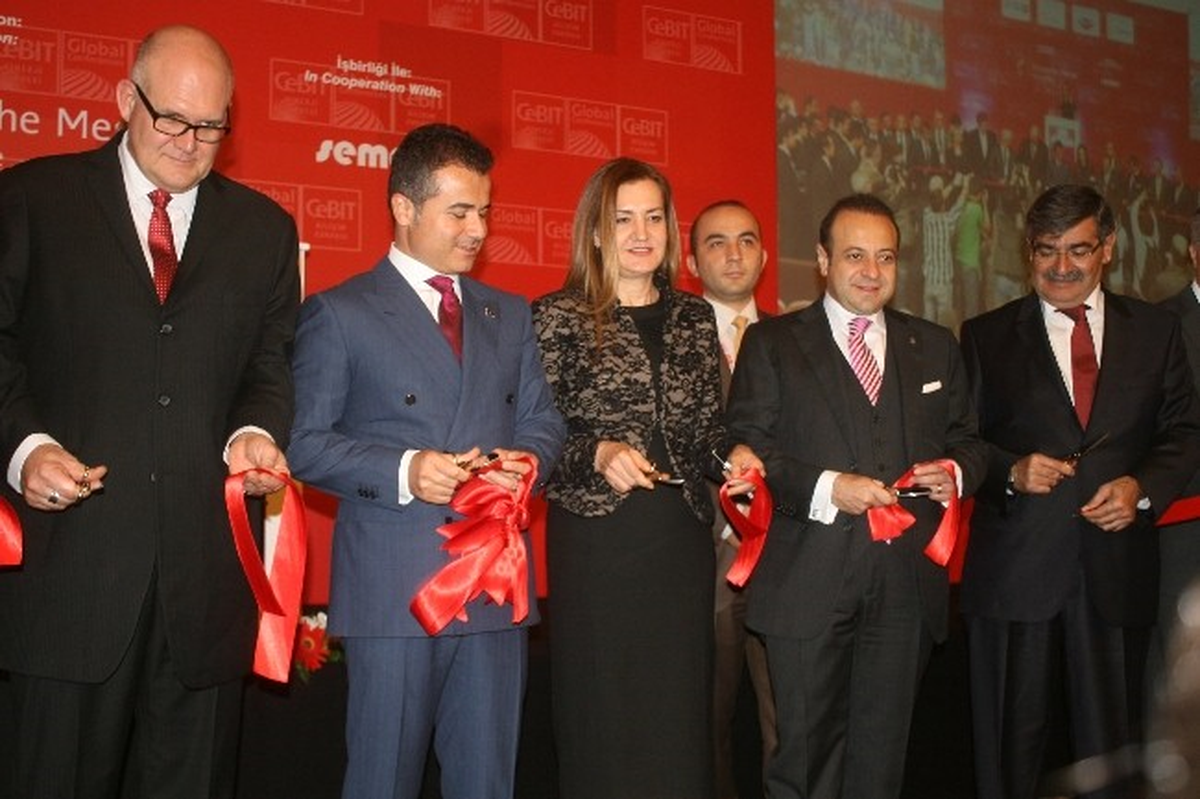 CeBIT Bilişim Fuarı Kapılarını Açtı