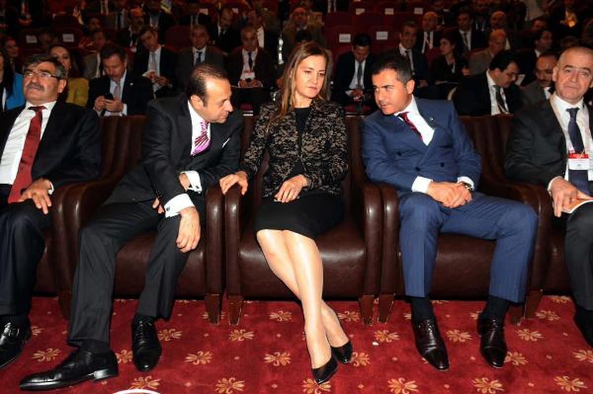 CeBIT\'te Bakanların Gündemi Galatasaray\'ın Galibiyetiydi