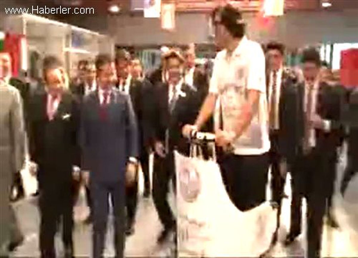 CeBIT\'te Bakanların Gündemi Galatasaray\'ın Galibiyetiydi
