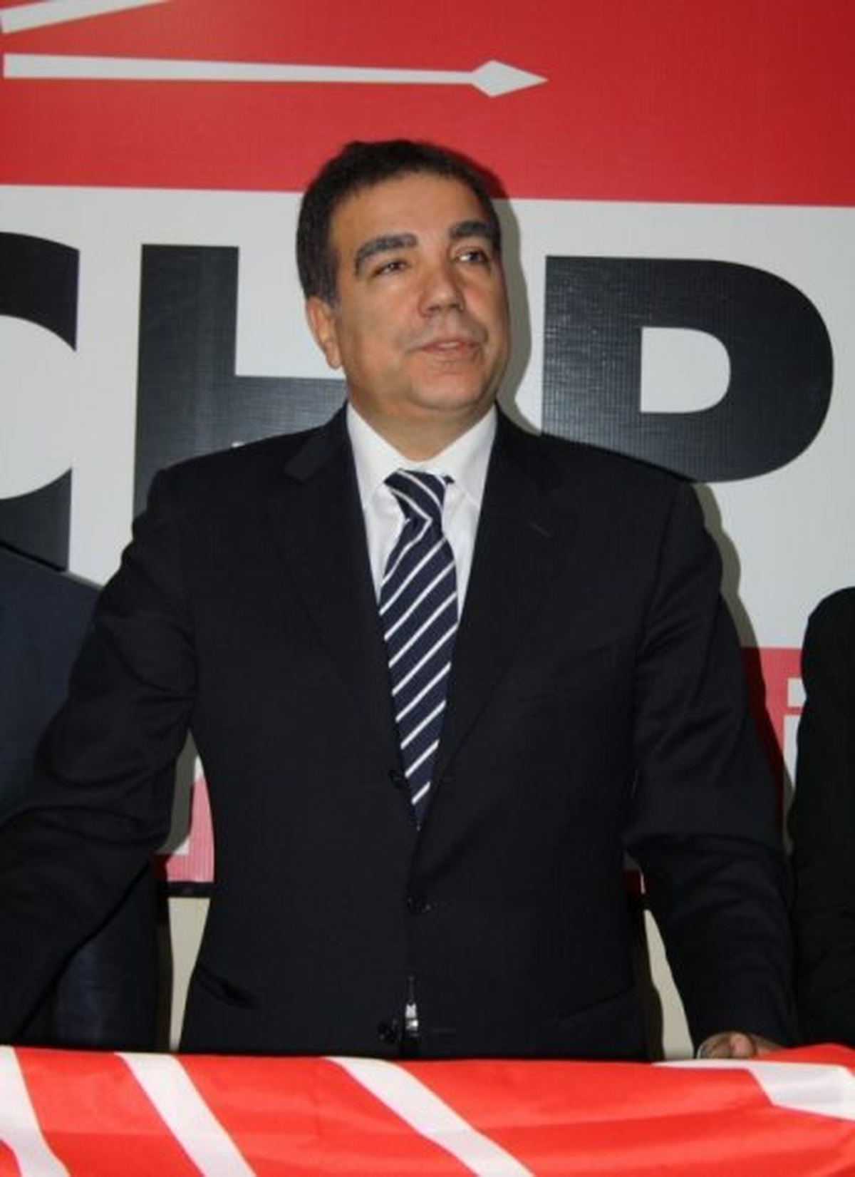 Chp\'li Toprak: Hükümet Dolaylı Vergilere Yüklenerek Bütçeyi Yamalamaya Çalışıyor