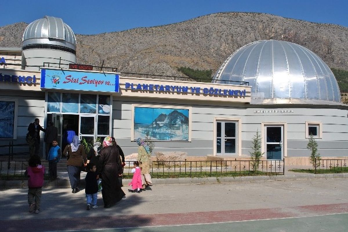 Çocuklar Anaokuluna, Anneler Planetaryuma