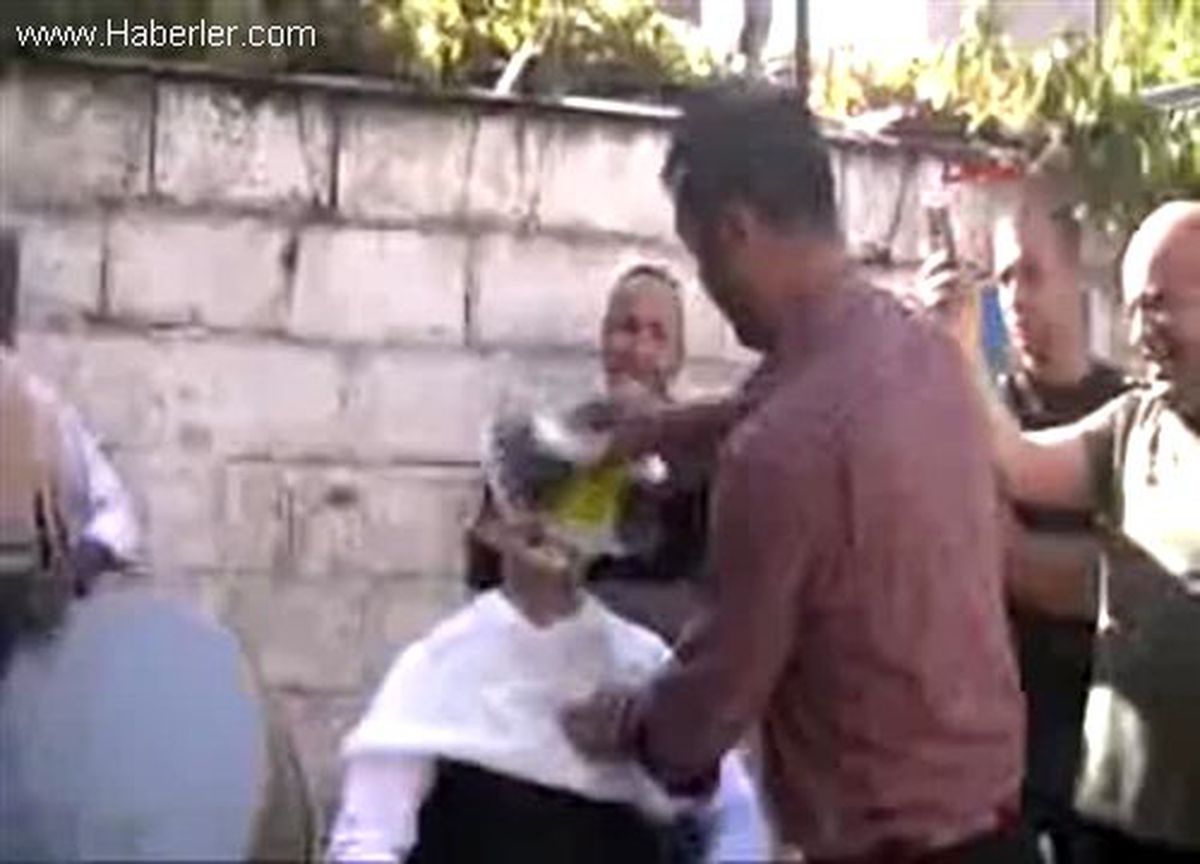 Damada Şalvar Giydirip Oynattılar