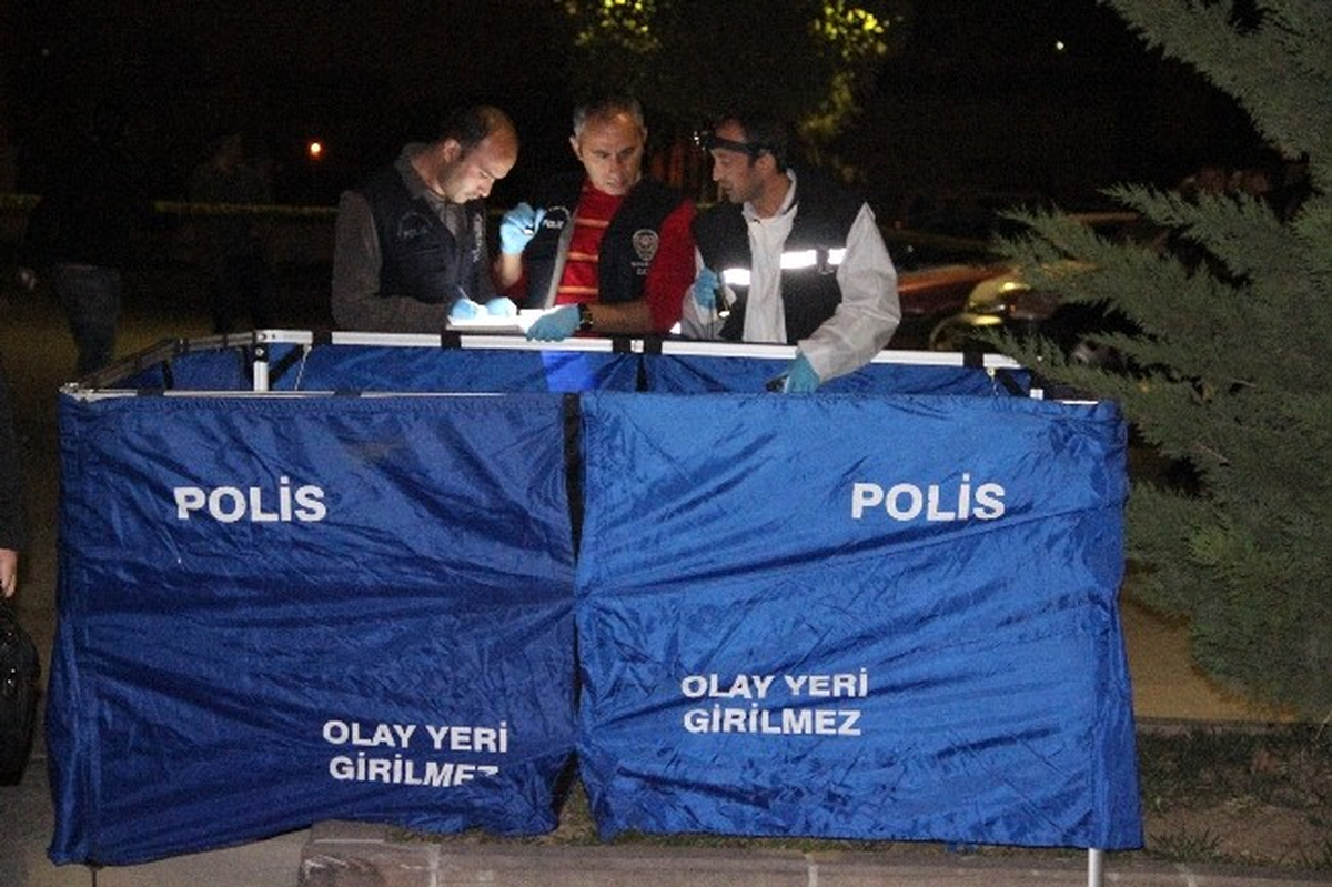 Emekli Emniyet Müdürü İntihar Etti