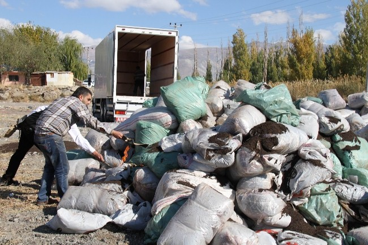 Erzincan\'da 18 Ton Kaçak Çay İmha Edildi
