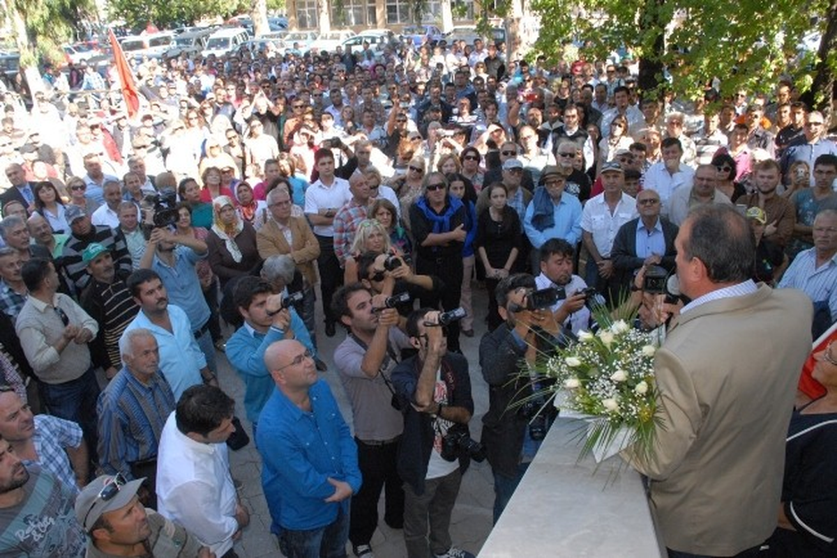 Fethiye\'de Başkan Saatcı\'ya Destek Yürüyüşü