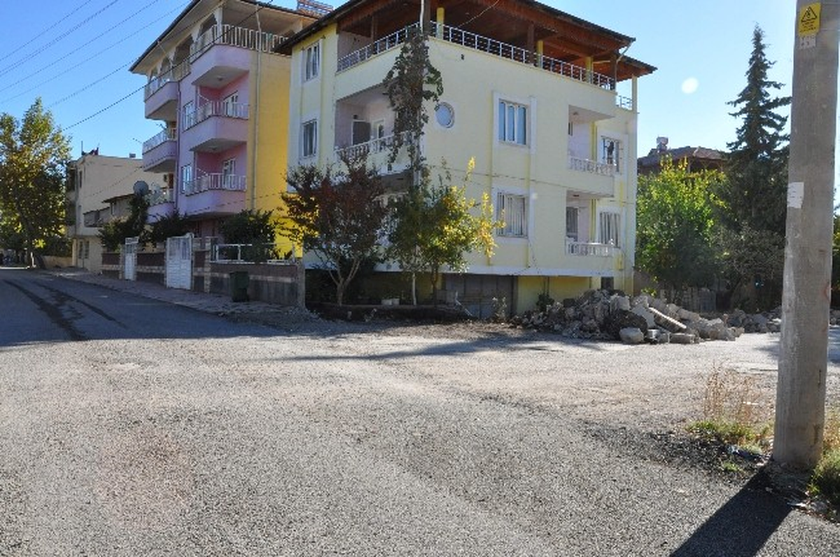 Gölbaşı\'da, Yol Genişletme Çalışmaları Devam Ediyor