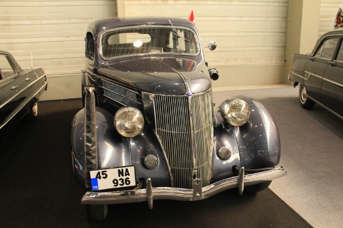İsmet İnönü'nün Makam Aracı İzmir Autoshow'da