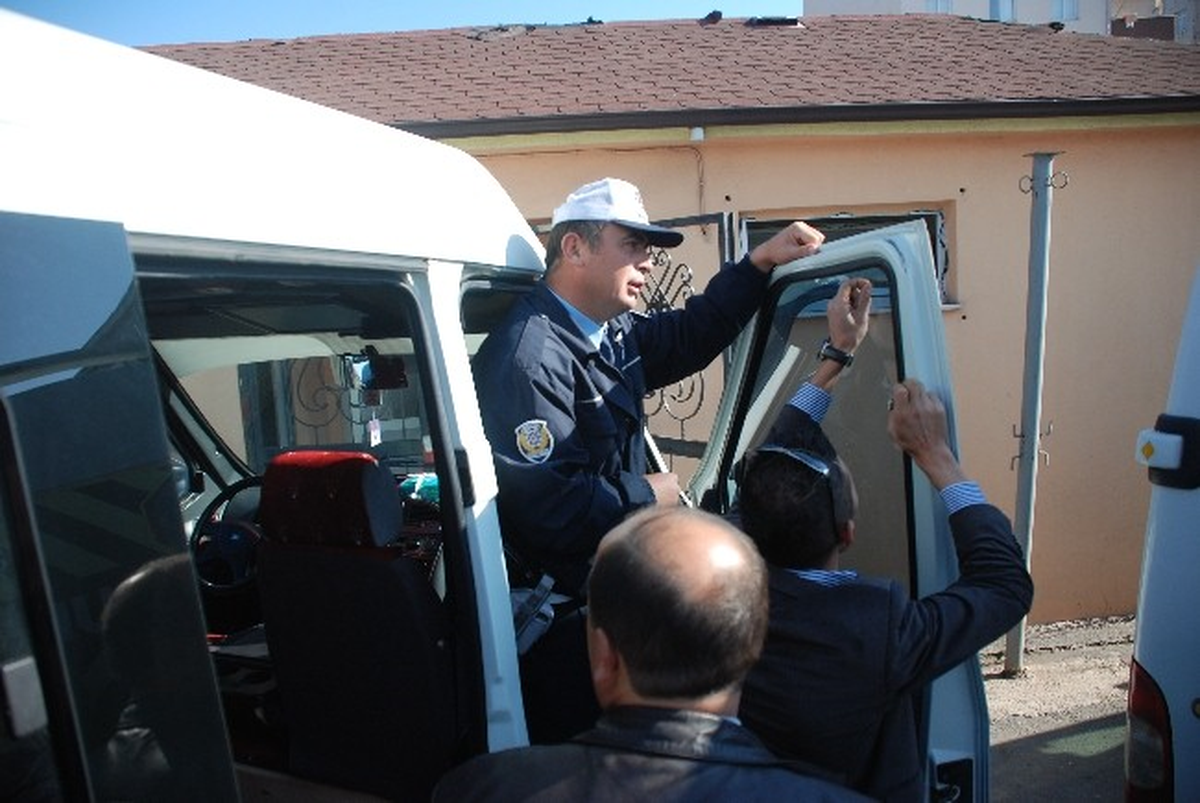 Kdz. Ereğli\'de Servis Minibüsleri Polis Tarafından Denetlendi