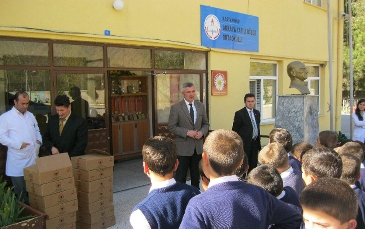 Kastamonu Kızılayı, Akkaya Köyüne Kurbanlık Et Dağıttı