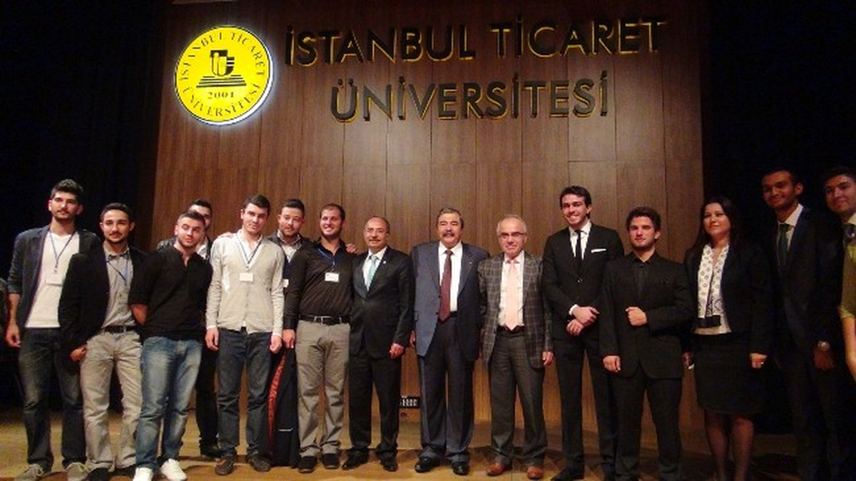 Konukoğlu, Ticaret Üniversitesi\'nde Öğrencilerle Buluştu