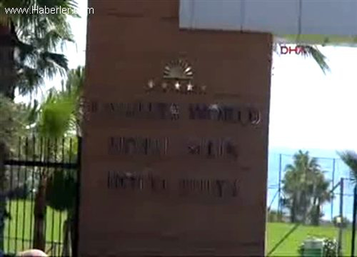Antalya\'da Kuyumcu Soyan Kadınlardan Biri Yakalandı